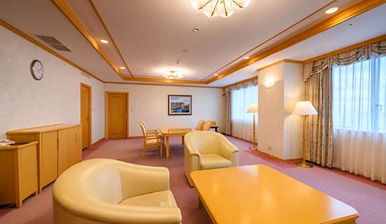 Classic Deluxe Suite with 4 single beds