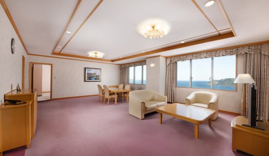 Classic Deluxe Suite with 4 single beds