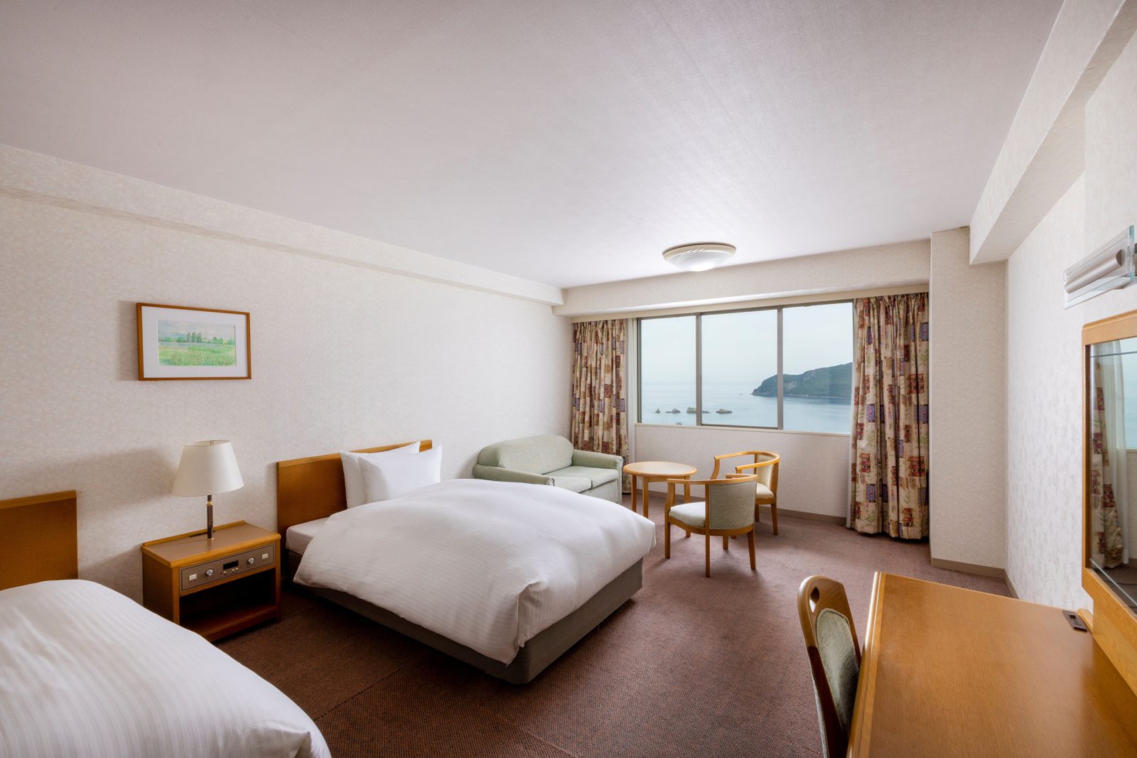 Room Main Visual | Mercure Wakayama Kushimoto Resort & Spa