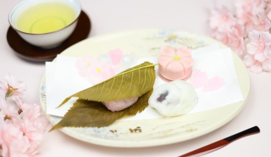 ~ Long-established Japanese sweets that continue to be loved in Kushimoto and a reward time to enjoy spring ~